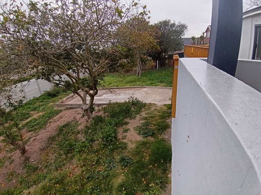5 Bedroom Property for Sale in Fraaiuitsig Western Cape